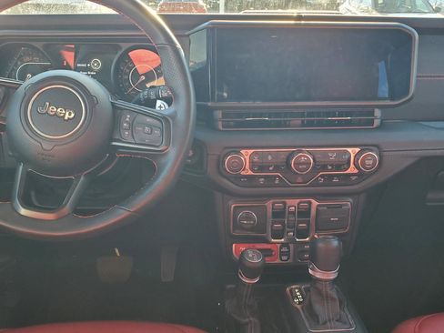 Used 2024 Jeep Wrangler Rubicon 392 image 7
