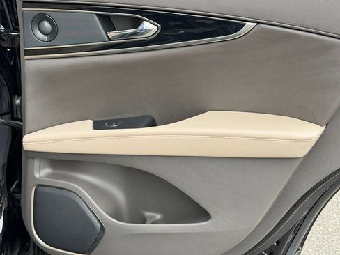 Used 2022 Lincoln Nautilus Reserve w/ Equipment Group 201A image 28