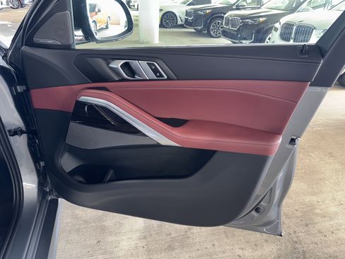 Certified 2025 BMW X6 xDrive40i image 9