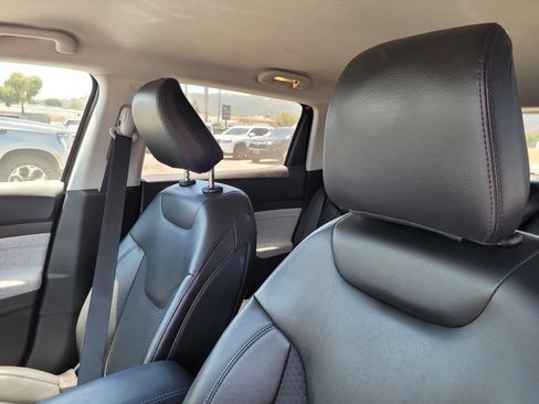 Used 2022 Jeep Compass Latitude AWD/4WD image 16