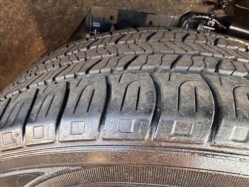 Used 2023 Nissan Rogue SV image 25