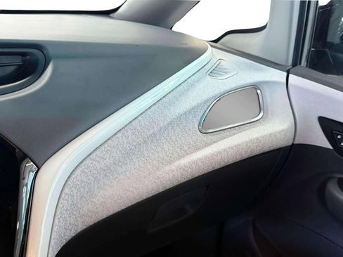 Used 2021 Chevrolet Bolt LT image 21