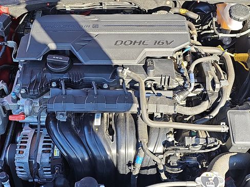 Used 2022 Hyundai Elantra Limited image 29