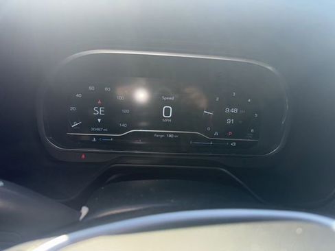 Used 2023 GMC Yukon XL SLT w/ SLT Luxury Package RWD image 7