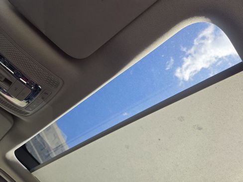 Used 2024 Mercedes-Benz GLE 350 4MATIC image 9