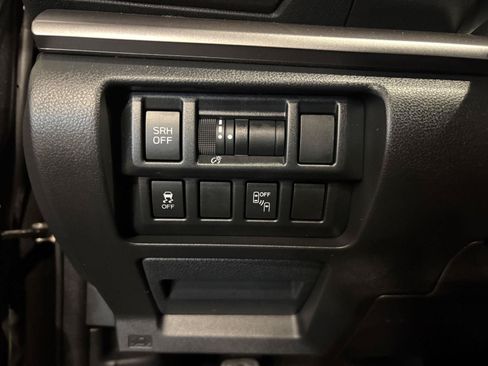 Used 2019 Subaru Crosstrek 2.0i Limited w/ Moonroof Package w/Navigation AWD/4WD image 20