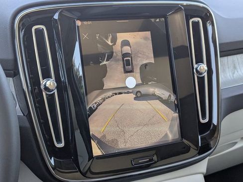 New 2026 Volvo XC40 B5 Ultra w/ Protection Package Premier image 23