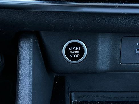 Used 2023 Nissan Rogue S image 24