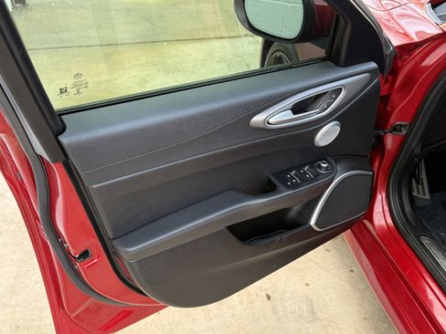 Used 2017 Alfa Romeo Giulia Ti w/ TI 19" Sport Package image 19