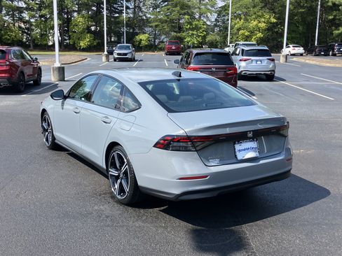 Used 2026 Honda Accord SE image 8