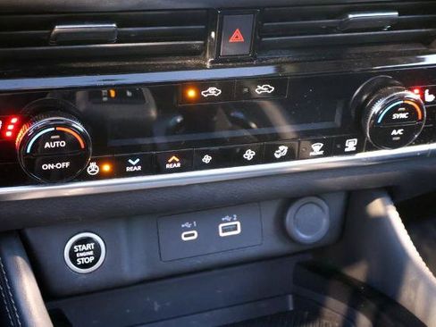 Certified 2023 Nissan Rogue SL w/ SL Premium Package image 23