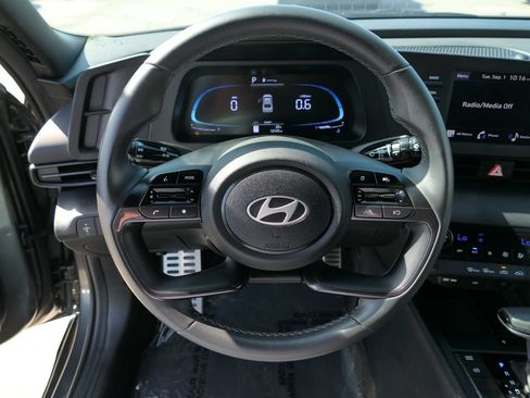 Used 2025 Hyundai Elantra Sport FWD image 16