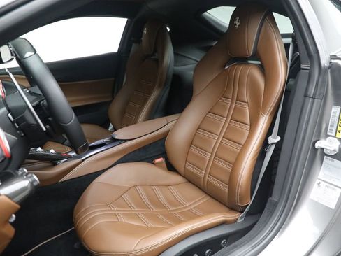 Used 2018 Ferrari 812 Superfast Base image 16