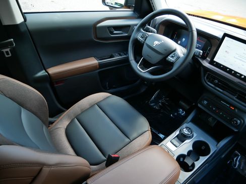 Used 2026 Ford Bronco Sport Outer Banks w/ Outer Banks Tech Package+ AWD/4WD image 15