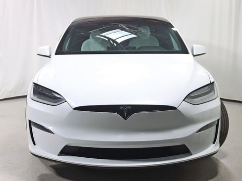 Used 2023 Tesla Model X image 9