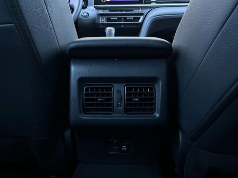 Used 2025 Toyota Camry SE image 13