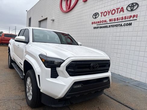 Used 2024 Toyota Tacoma SR5 image 3