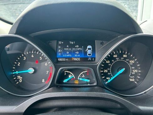 Certified 2018 Ford Escape SE w/ SE Sport Appearance Package image 2