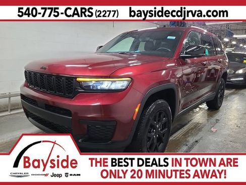 Used 2024 Jeep Grand Cherokee L Laredo image 1