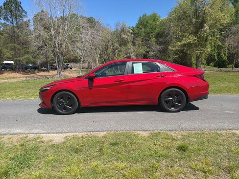 Used 2023 Hyundai Elantra SEL w/ Cargo Package image 11