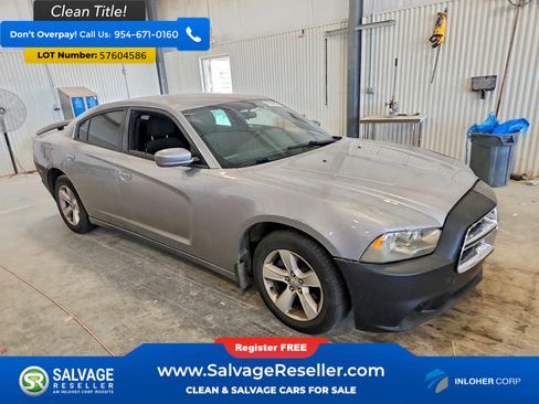 Used 2014 Dodge Charger SE RWD image 5