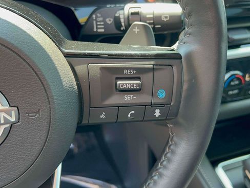 Used 2024 Nissan Pathfinder SL AWD/4WD image 25