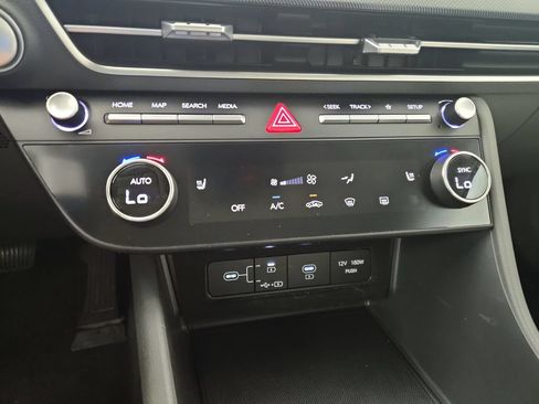 Used 2025 Hyundai Sonata SEL FWD image 28