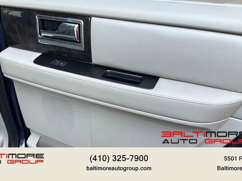 Used 2015 Lincoln Navigator 4WD image 26