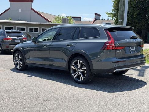 New 2026 Volvo V60 B5 Cross Country Plus w/ Climate Package AWD/4WD image 21