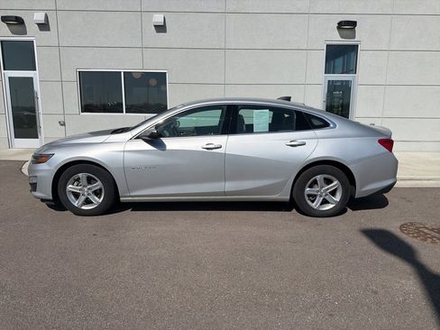Used 2022 Chevrolet Malibu LS w/ Driver Confidence Package FWD image 3
