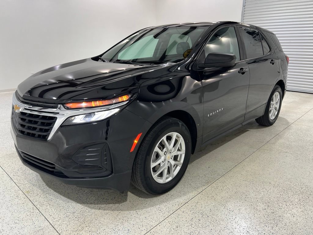 Used 2022 Chevrolet Equinox LS w/ LS Convenience Package FWD image 1