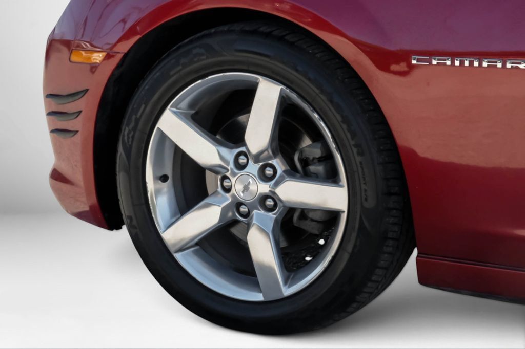 Used 2015 Chevrolet Camaro LT RWD image 48