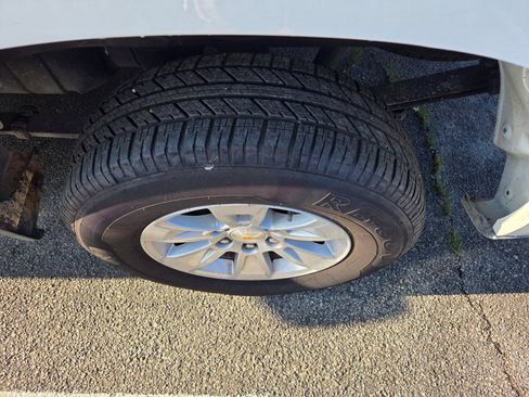 Used 2025 Chevrolet Silverado 1500 LT RWD image 8