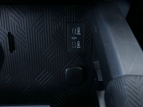 Used 2025 Toyota Tacoma TRD Off-Road image 24