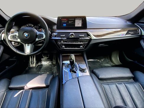 Used 2018 BMW 530i xDrive w/ M Sport Package AWD/4WD image 15