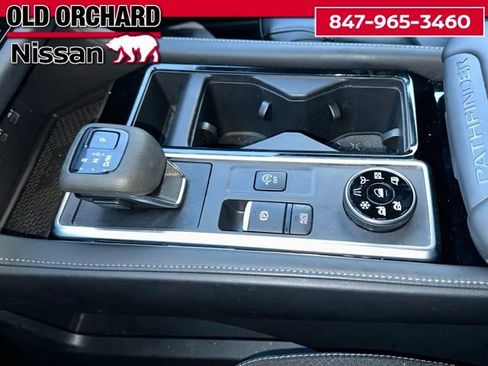 Used 2024 Nissan Pathfinder SL w/ Cargo Package image 15