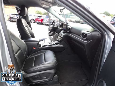 Certified 2023 Ford Explorer XLT w/ Equipment Group 202A RWD image 34