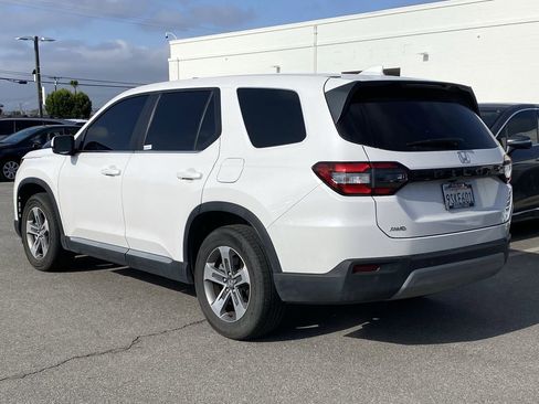 Used 2025 Honda Pilot EX-L image 4