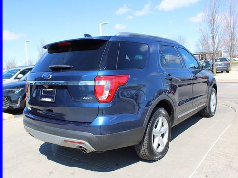 Used 2016 Ford Explorer XLT w/ Equipment Group 202A AWD/4WD image 7