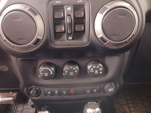 Used 2013 Jeep Wrangler Moab image 21