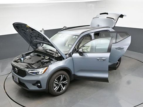 Used 2023 Volvo XC40 B5 Plus w/ Protection Package Premier AWD/4WD image 53