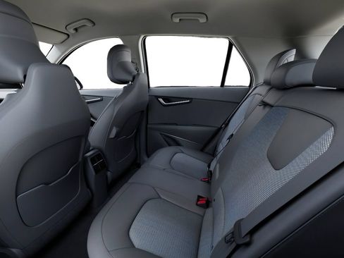 New 2026 Kia Niro Wind FWD image 18