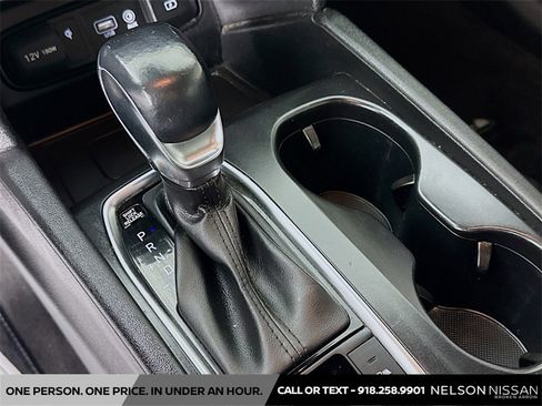 Used 2020 Hyundai Santa Fe SEL w/ Convenience Package image 16