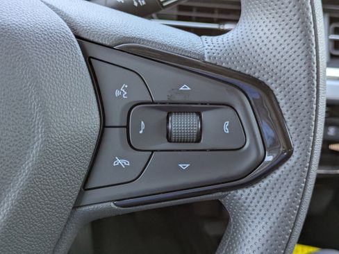 New 2026 Chevrolet Trax LT w/ Sunroof Package image 17