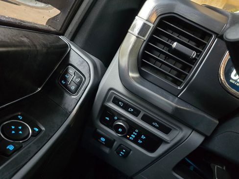 Used 2023 Ford F150 Lariat w/ Trailer Tow Package image 43