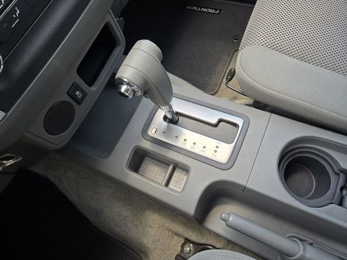 Used 2016 Nissan Frontier SV RWD image 24