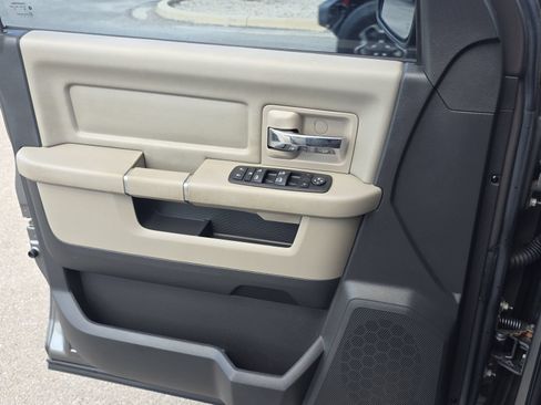 Used 2012 RAM 1500 Classic SLT RWD image 22