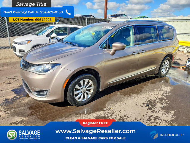 Used 2018 Chrysler Pacifica Touring-L Plus FWD image 1
