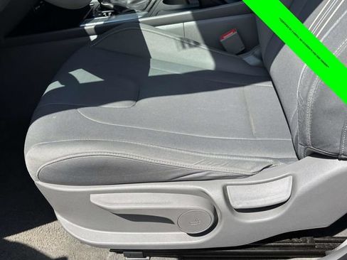 Used 2024 Hyundai Elantra SEL FWD image 5