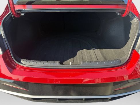 Used 2025 Hyundai Elantra SEL FWD image 13